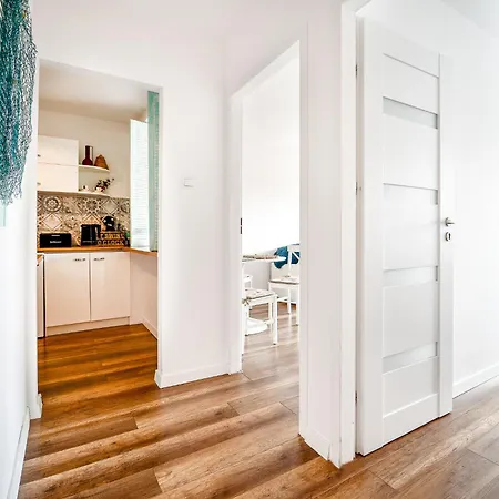 Marina, Viii Pietro Lägenhet *